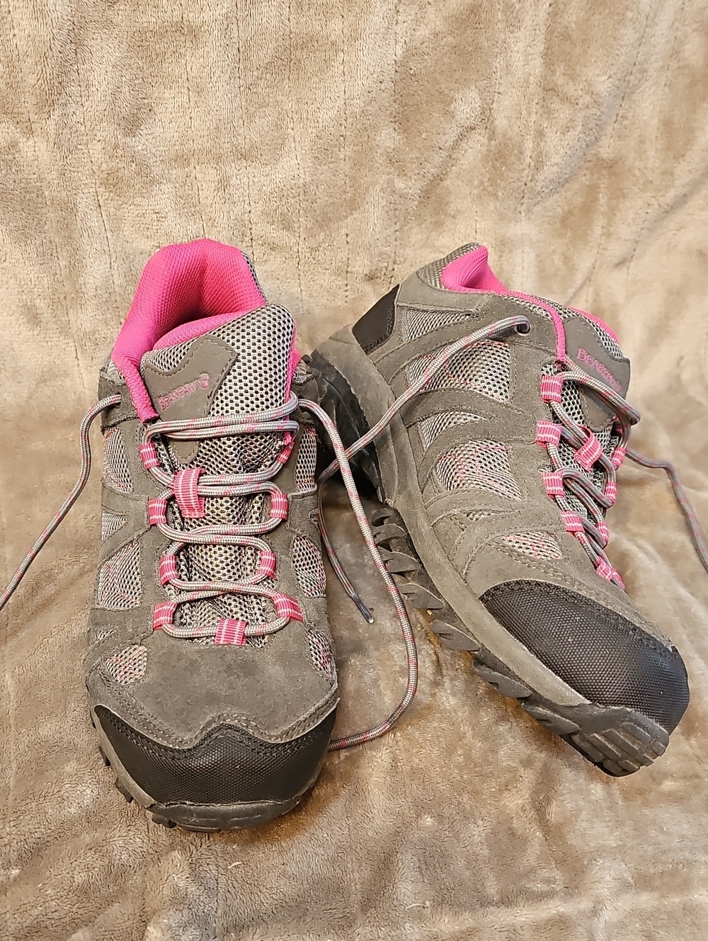 Bearpaw Women's Olympus hiking shoes, Breathable Mesh 2 Tone